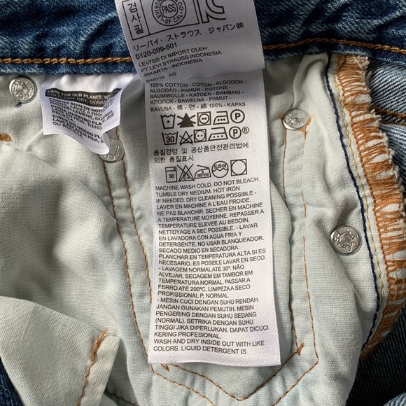 Levi’s 501 jean shorts waveline - medium wash - Picture 8 of 13